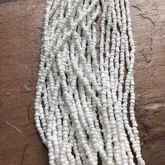 CHICO’S white 30-strand beaded necklace (C1) - Picture 5 of 6